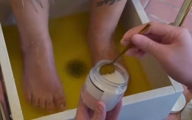 Pies en el Jelly Spa con textura de gel